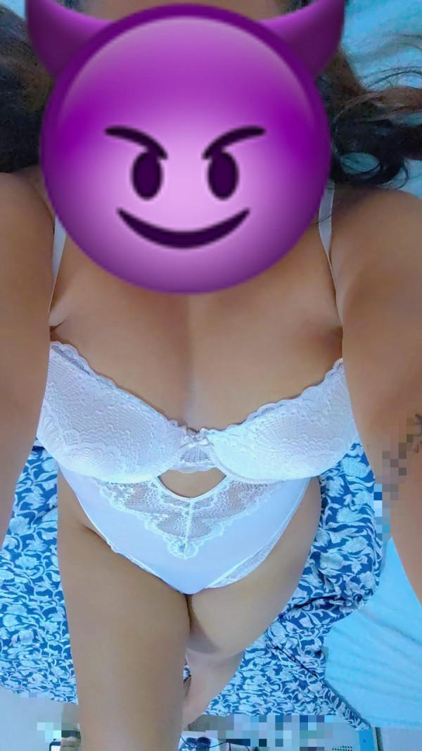 EMILY NUEVA LATINA POR ESTA ZONA
