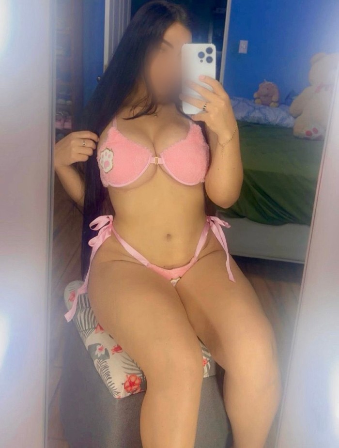 CACHONDA FOLLONA TRAGONA HAMBRÍENTA DE POLLA EN BURGOS