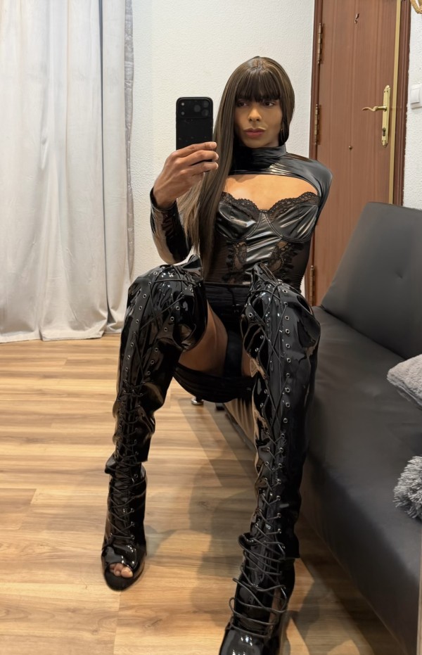 POLLONA, JOVENCITA Y CAÑERA PARA MAMONES FIESTEROS INSACIABLES