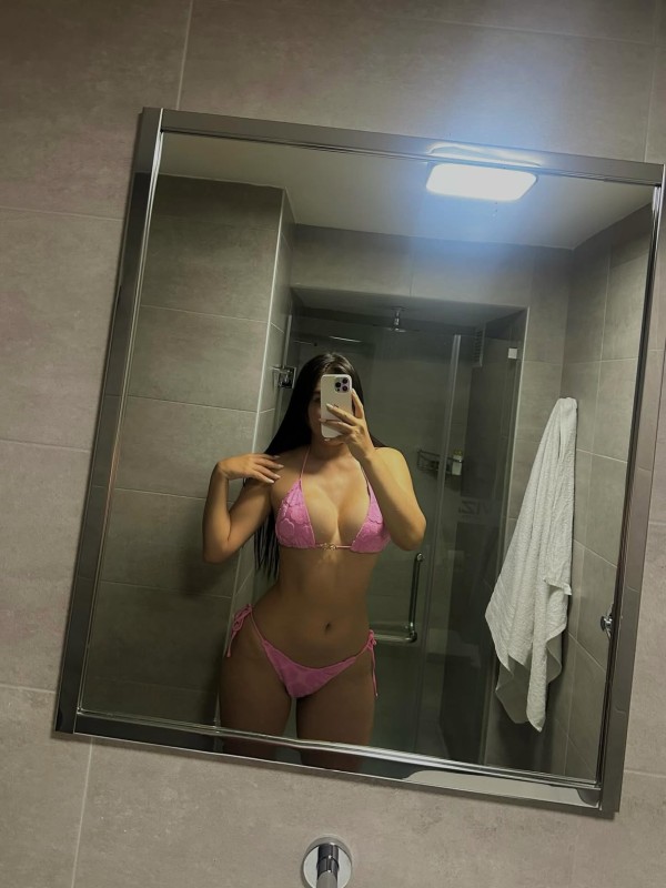 FIESTERA LAURA DIVINA NENA