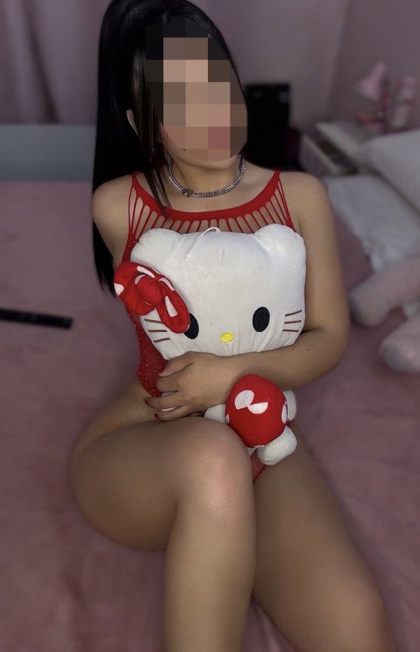 Alegre paraguaya fiestera jugetona recién llegada