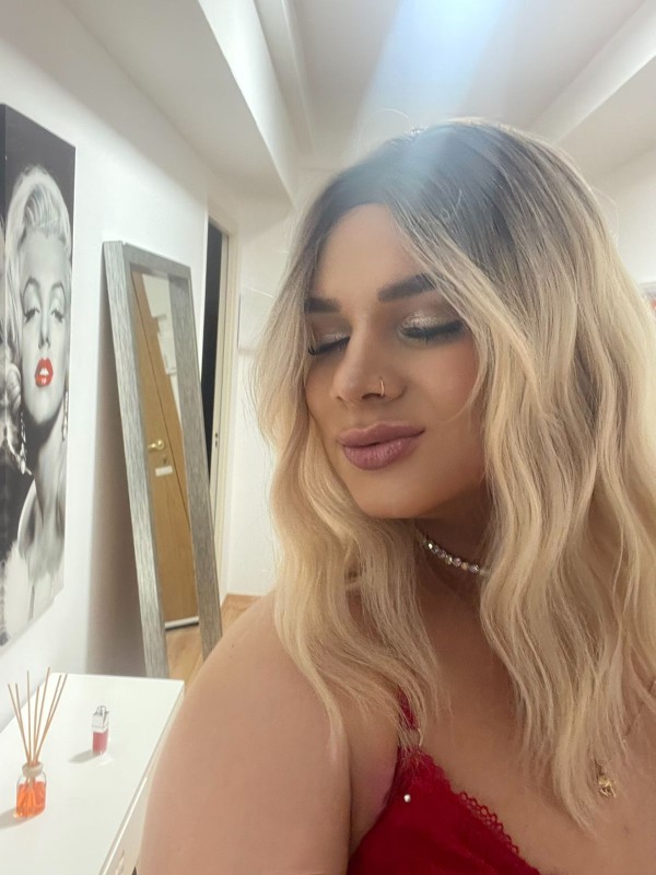 Ivanna latina trans