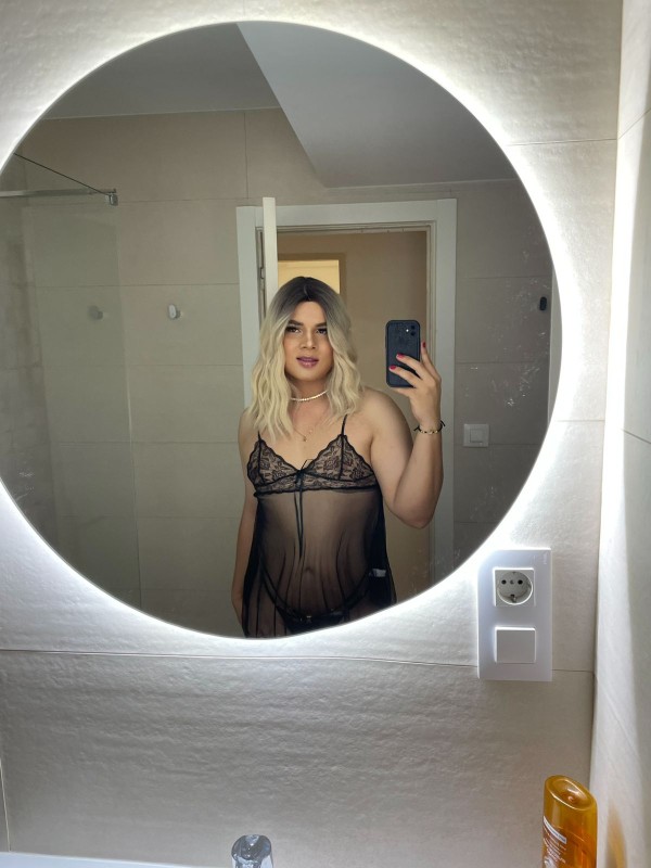 Ivanna latina trans