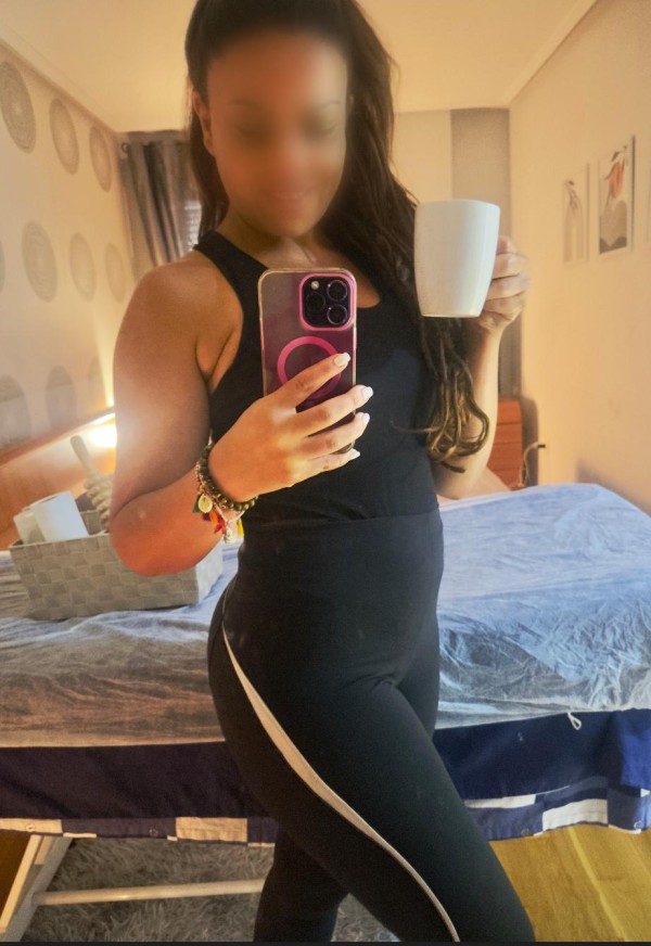 Carla** Relájate en mis manos,sensaciones intensas de placer!!