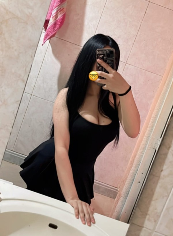 SCARLETT JOVEN LATINA DE BUEN ROLLO FIESTERA