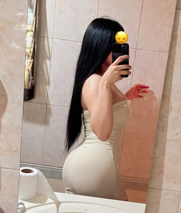 SCARLETT JOVEN LATINA DE BUEN ROLLO FIESTERA