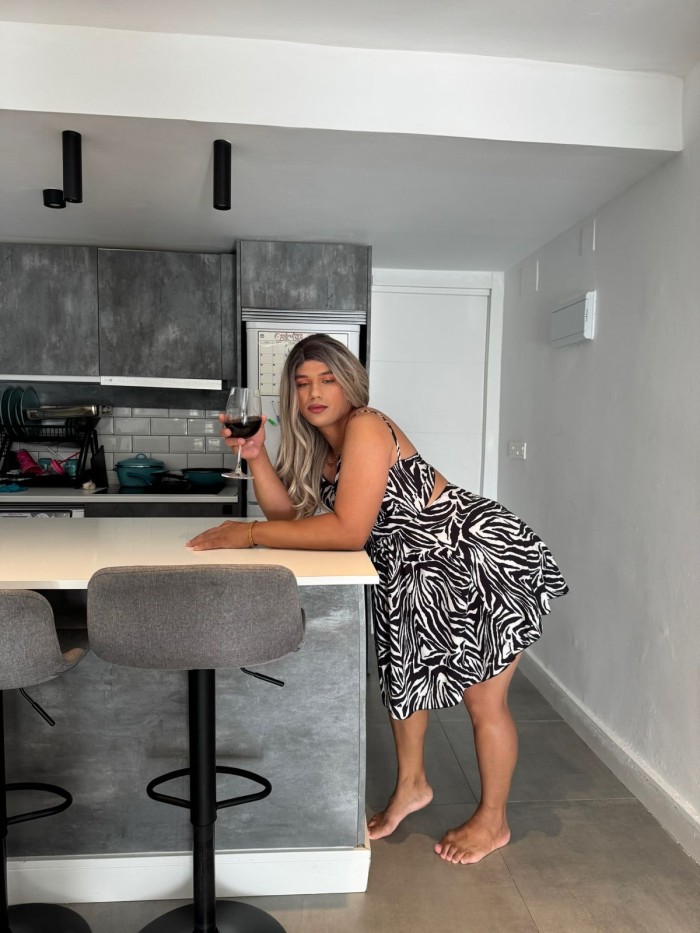 DIOSA CERCANA, BOMBÓN CON CLASE 664239674