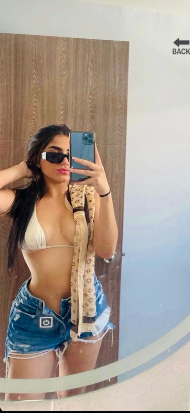 Colombiana muy joven muy guapa