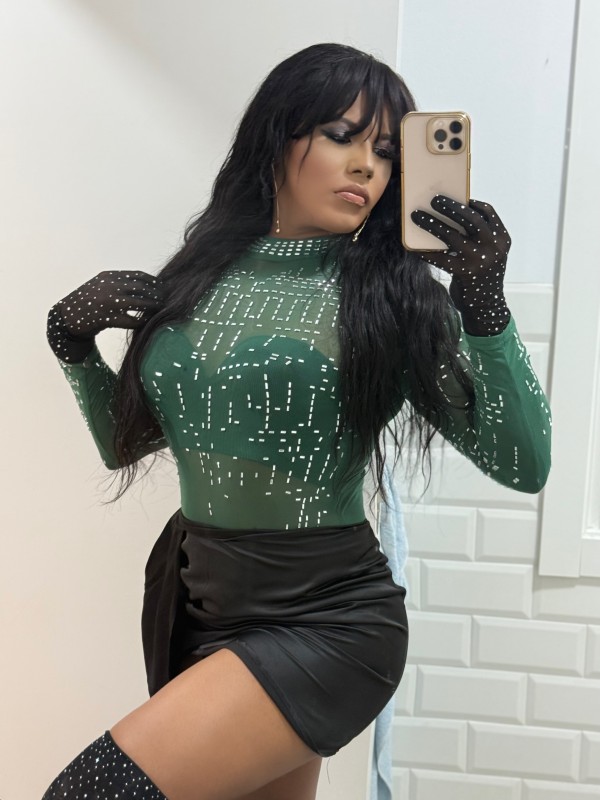 LATINA HOT JUGUETONA FIESTERA COMPLETA