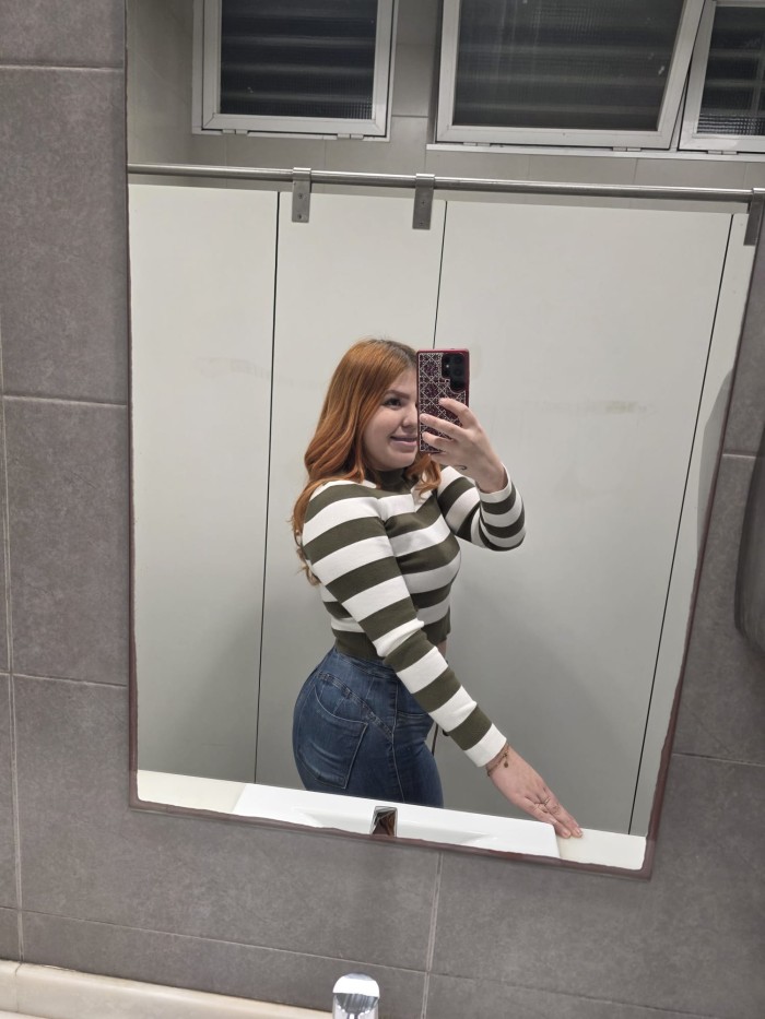 TENGO UN COÑO APRETADITO Y MOJADITO