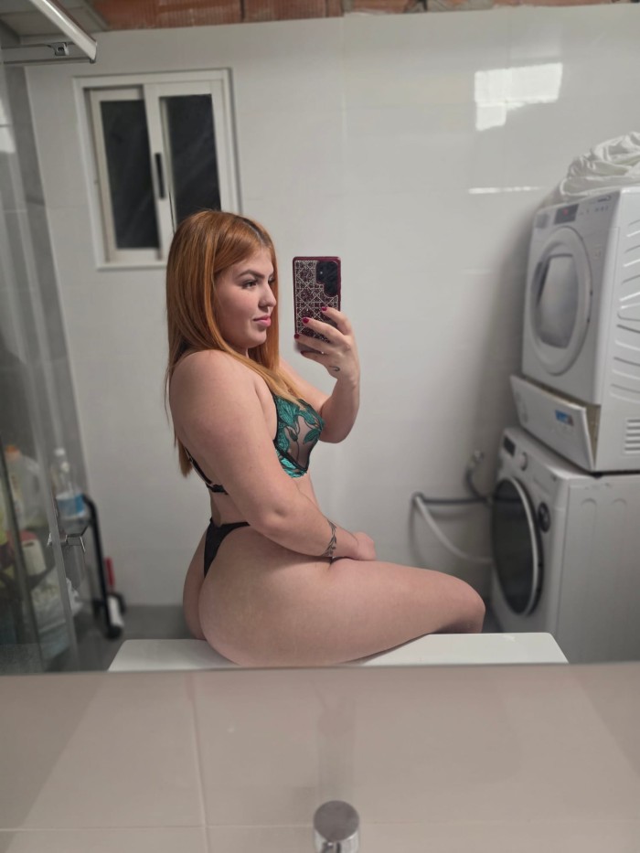 TENGO UN COÑO APRETADITO Y MOJADITO