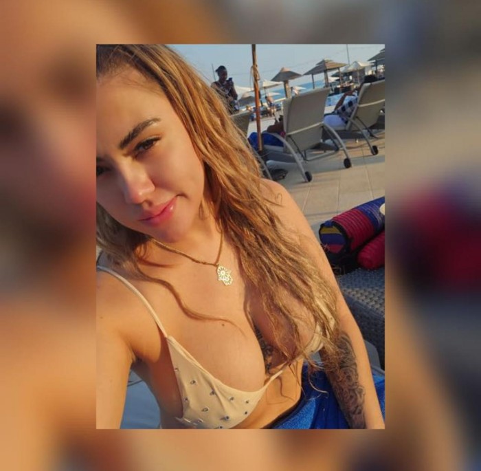 ARDIENTE, COÑITO CALIENTE Y COMPLACIENTE