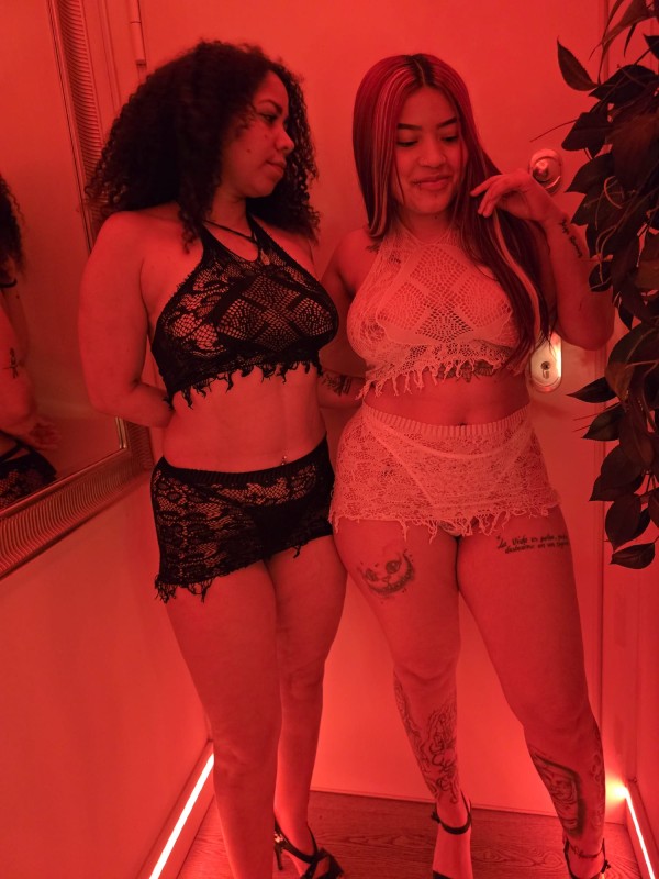 HERMANAS CALIENTES VICIOSAS