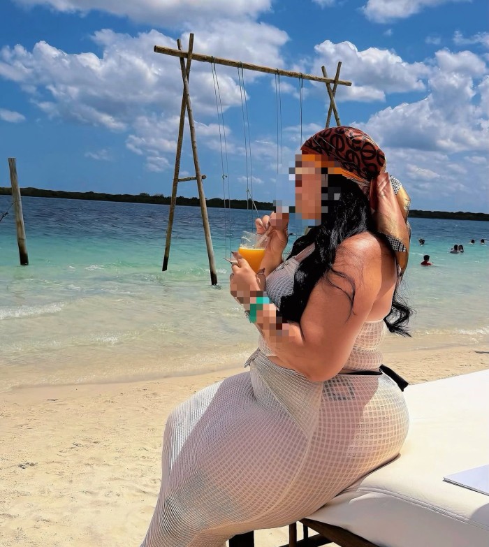 NOVEDAD EN LAS AMÉRICAS UNA RICA MUJER COMPLETA