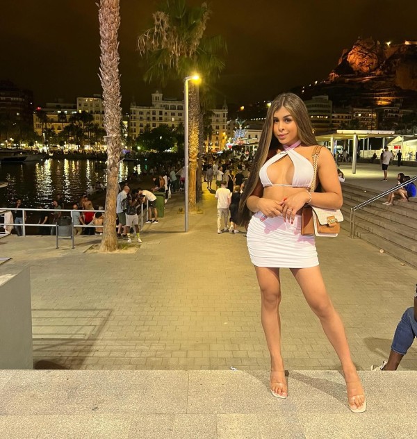 NIKOL APÁRTAMENTO PRIVADO PEQUEÑA DELGADA MORENA LATINA 18 cm ..100% real