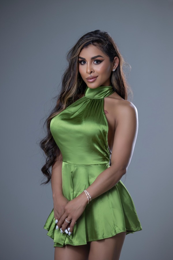 NIKOL APÁRTAMENTO PRIVADO PEQUEÑA DELGADA MORENA LATINA 18 cm ..100% real