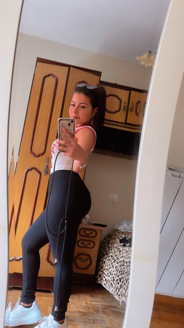 ARDIENTE COLOMBIANA, ADICTA AL SEXO