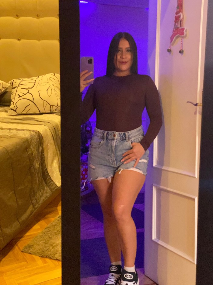 Niñata, pervertida, chupo y chupo sin parar