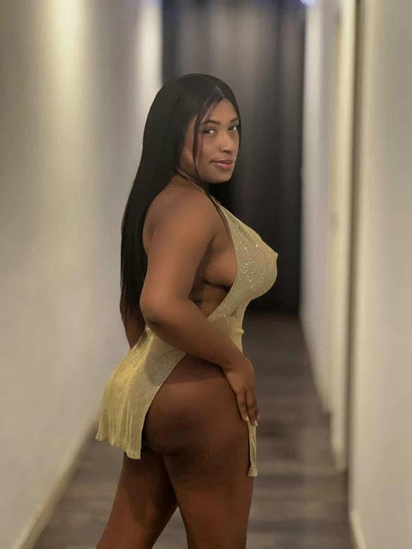 CON GANAS DE UNA MAMADITA RICA