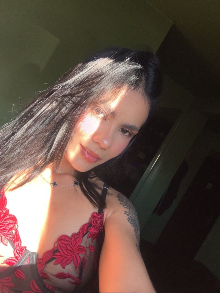 VALERIA · 21 AÑOS · JOVEN, REAL Y MUY DULCE