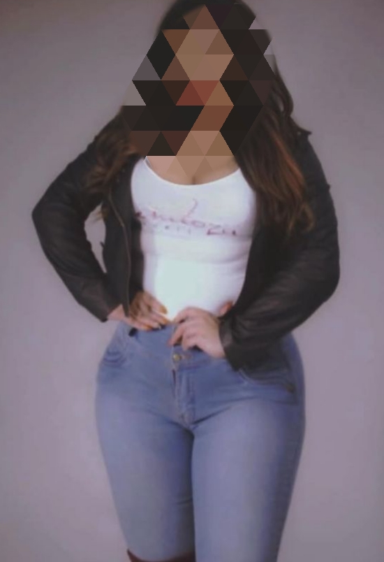 LAURA CHICA CURVY 25 AÑOS CATALANA NUEVA