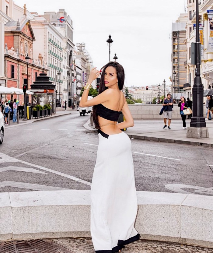 NOVEDAD BARBIE RUBI!! TOP TRANS FEMENINA ACTIVA FIESTERA DISCRETA ZARAGOZA