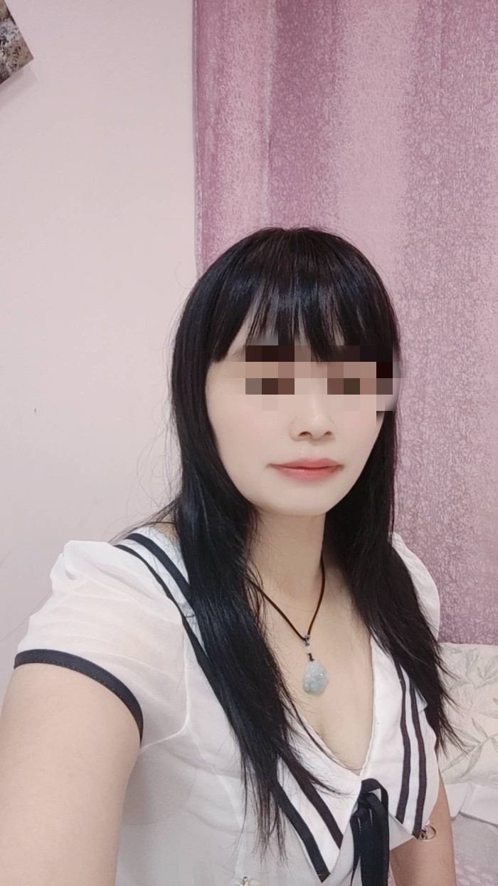 Sasha nueva chica asiática en Girona