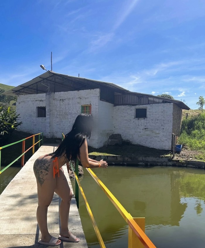 CHAVALITA FIESTERA PRIMERA VES EN HUESCA