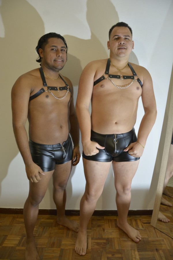 DUO DE CHICOS CALIENTES MORBOSOS FIESTEROS LECHEROS EN GUIPÚZCOA