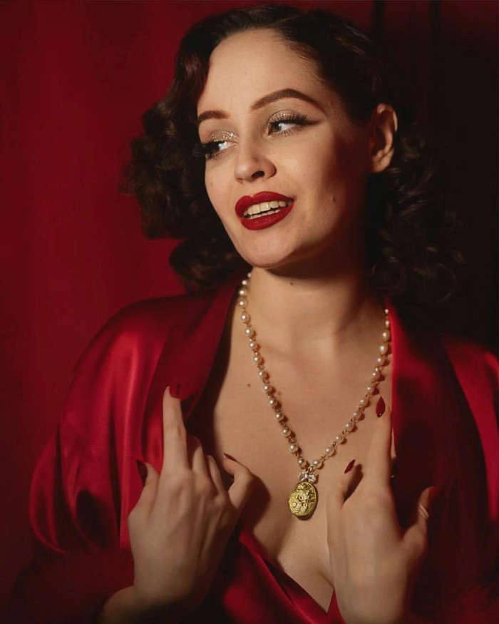 Apasionada cariñosa con muchas ganas de conocerte