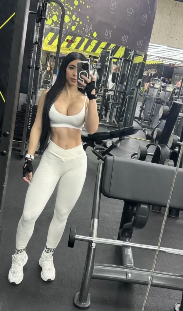 NOVEDAD CALIENTE CACHONDA FIESTERA