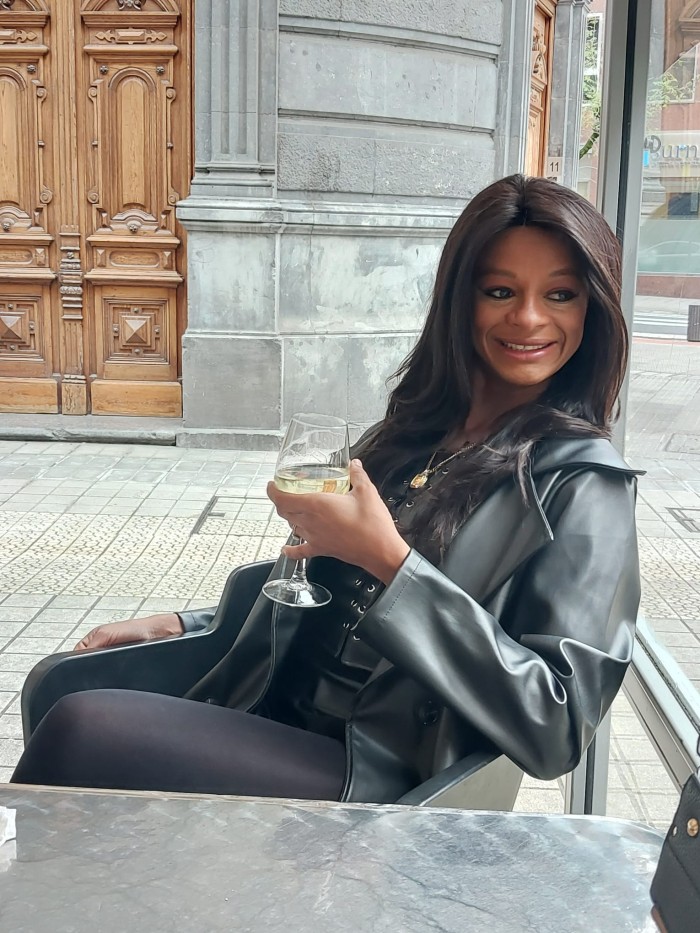 TRANS FEMENINA QUE IMPACTA EN AVILÉS 24 HORAS