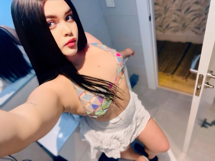 WANDA CALIENTE Y CACHONDA EN LA CIUDAD