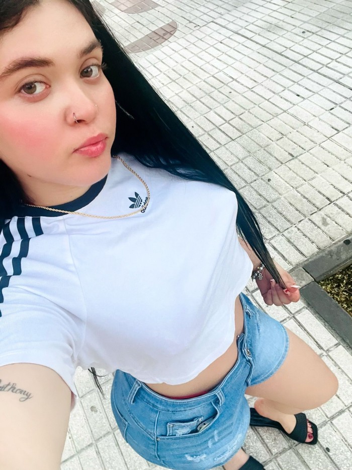 WANDA CALIENTE Y CACHONDA EN LA CIUDAD