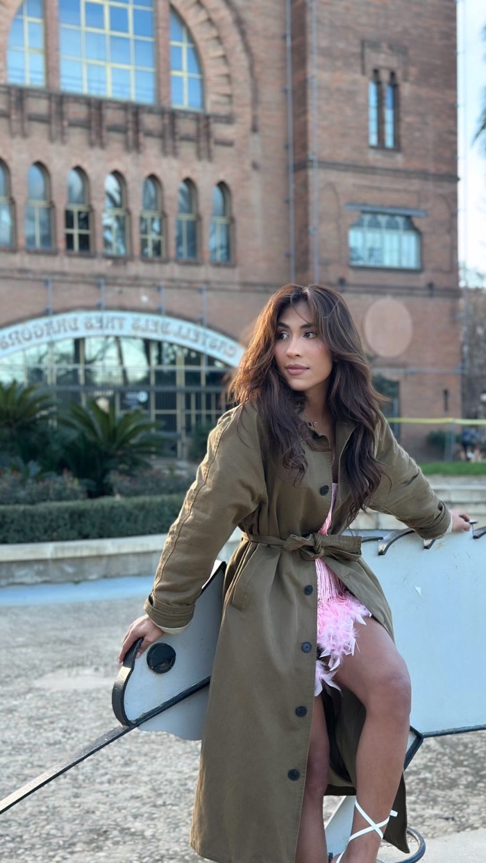 Novedad colombiana lucia activa y pasiva