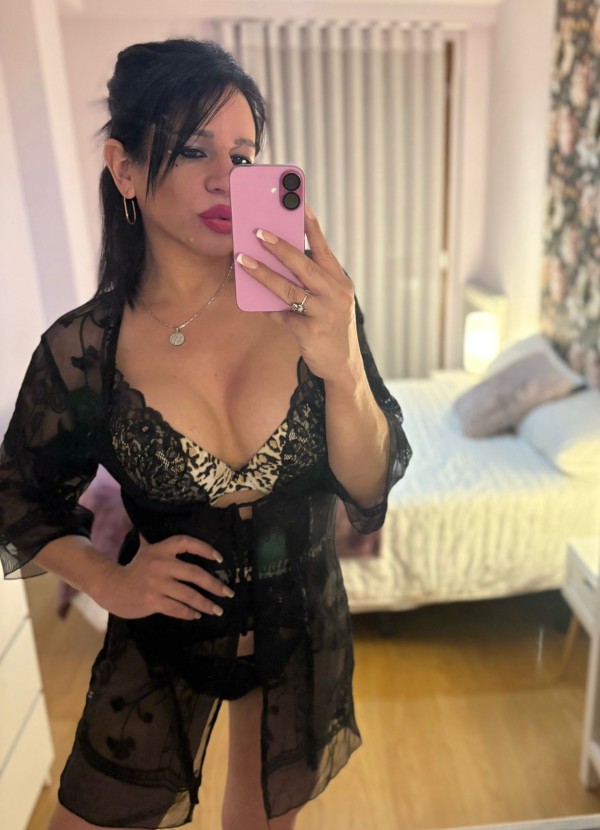 Travesti Montse zona MAX CENTER TAMBIÉN salidas taxi incluído