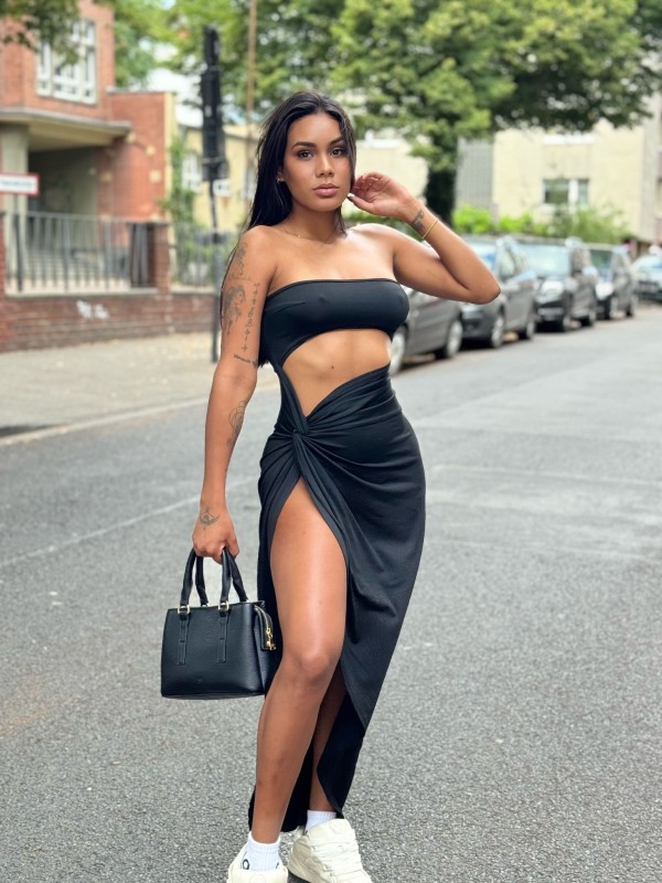 IVANKA · venezolana 22 años PRIMERA VEZ