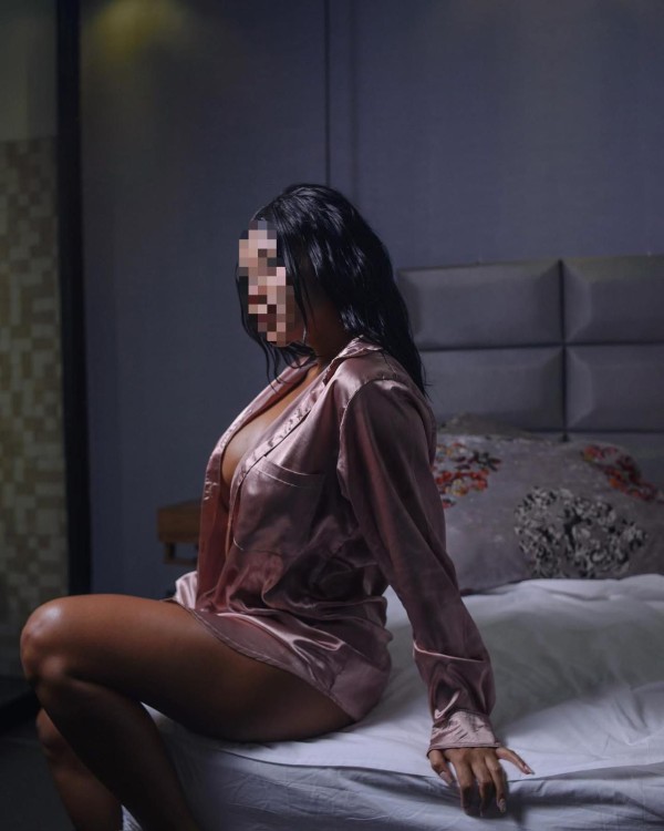 SEXY JOVENCITA RECIEN LLEGADA A MADRID