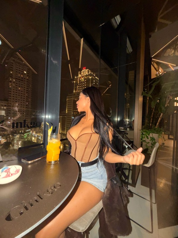 SEXY JOVENCITA RECIEN LLEGADA A MADRID