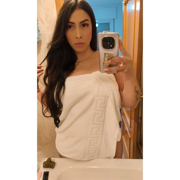 Soffia Preciosa Y Exclusiva Modelo Trans Colombiana De Paso!