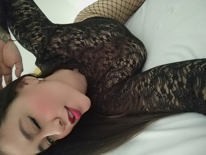 Erótico y caliente masaje lleno de placer