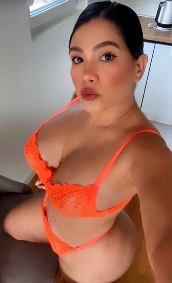 Sandra divina latina ! Te la como todita sin Gomita