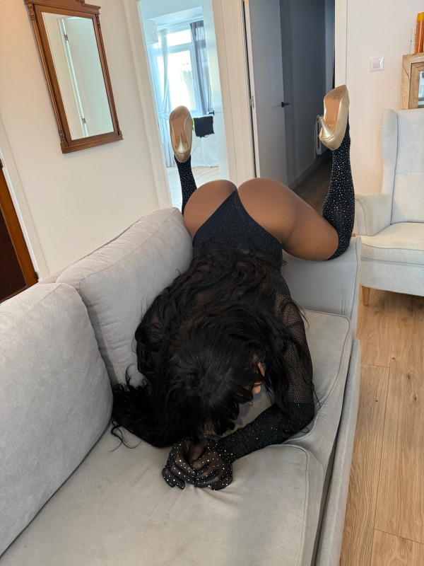 LATINA HOT JUGUETONA FIESTERA COMPLETA