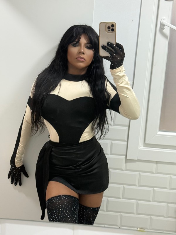 LATINA HOT JUGUETONA FIESTERA COMPLETA