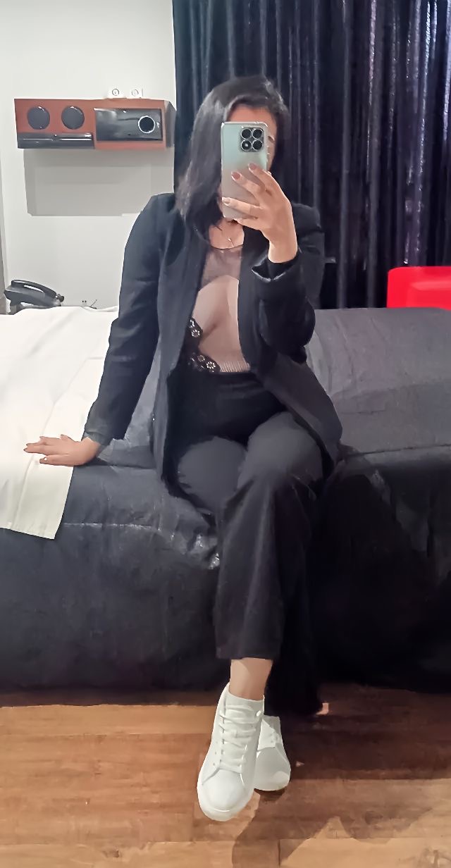 JOVEN CON ESTILO SIEMPRE CACHONDA LLEIDA 24H