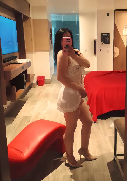 JOVEN CON ESTILO SIEMPRE CACHONDA LLEIDA 24H