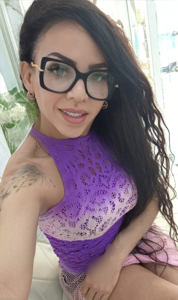 DANIELA BOMBON EXQUISITO PARA TI COMPLETA FIESTERA EN MARBELLA