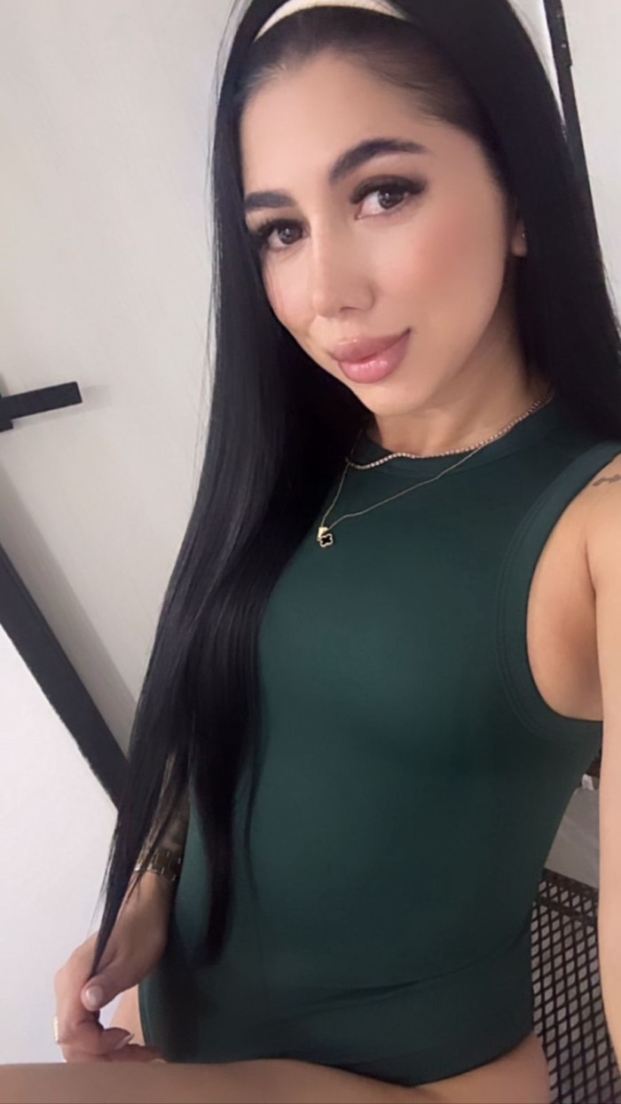 CLOE  una maravillosa chica  NOVEDAD