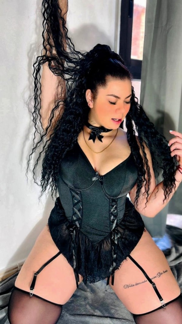 SOFIA MUY CALIENTE Y FIESTERA, ME ENCANTA EL GRIEGO