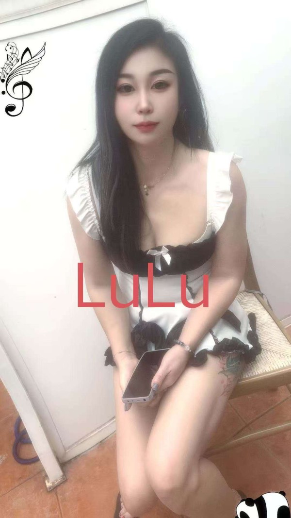 JÓVENES ASIÁTICAS MUY GUAPAS EN USERA 24H